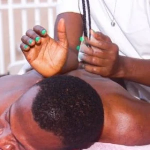 Dee Masseuse